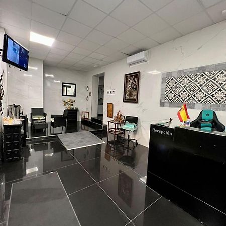Hostal Milan アリカンテ エクステリア 写真 Reception area of the Embassy of Spain in Tirana