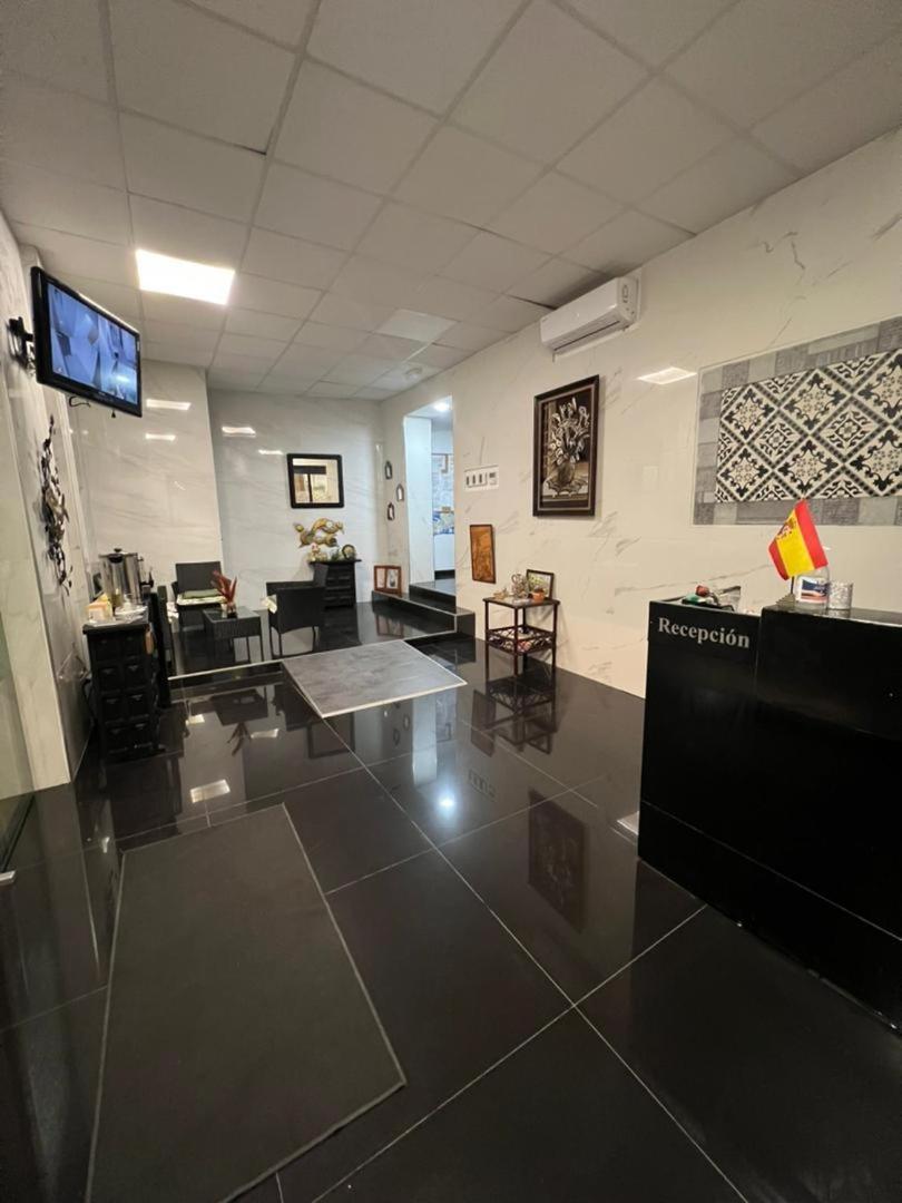 Hostal Milan アリカンテ エクステリア 写真 Reception